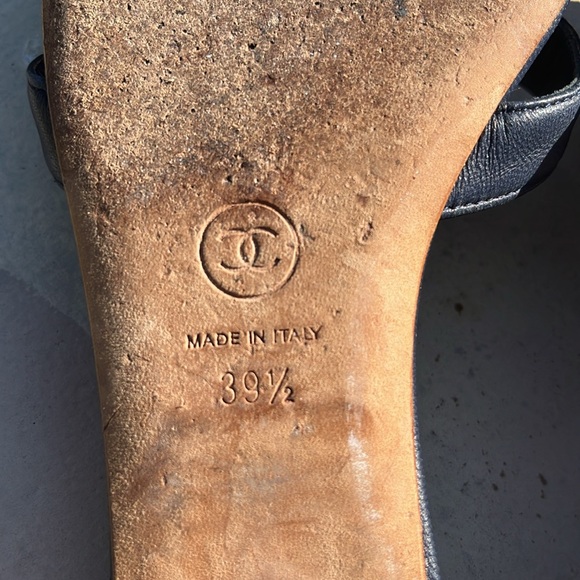 CHANEL Camelia Flat Sandal 8.5/39.5 - Picture 16 of 16